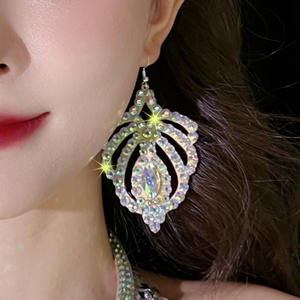 À la mode AB couleur Anti-allergique strass pendentif couronne boucles d'oreilles pour les femmes danse Performance porter accessoire - Product Image 2