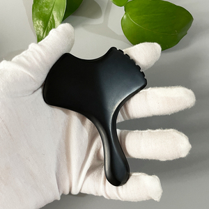 Masseur <span class=keywords><strong>traditionnel</strong></span> <span class=keywords><strong>chinois</strong></span> de cuillère de Gua Sha de jade noir pour l'outil facial de cou et d'oeil pour l'application de visage - Product Image 1