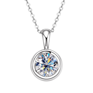 Collar con Colgante Clásico de Plata de Ley 925 con Baño de Rodio y Moissanita de 1 Quilate para Mujer - Precioso Regalo de Joyería para Boda - Product Image 1