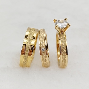 Alliances Classiques Amour – Parures de Mariage 3 Pièces en <span class=keywords><strong>Acier</strong></span> <span class=keywords><strong>Inoxydable</strong></span> 316L – Bijoux en Zircon Cubique Givré – Bagues de Fiançailles et de Mariage – Cadeaux pour Couples - Product Image 3