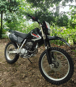 Motocicleta Usada Estilo Antiguo Todoterreno XR250 con el Motor de 250CC Más Estable de 2000 a 2005, Neumático Todoterreno - Product Image 1