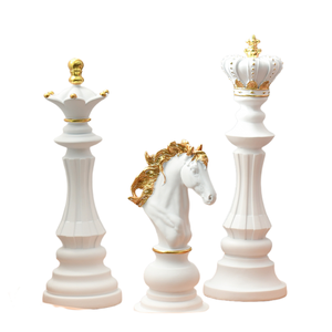 2024 venta al por mayor personalizado diferentes tamaños poliresina pequeño Animal <span class=keywords><strong>caballo</strong></span> corona Imperial estatua arte estatua ornamento - Product Image 1