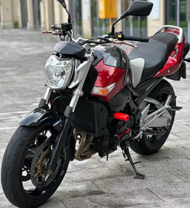 Motocicletta Usata Rossa 400cc con Motore a 4 Cilindri, Piccola Moto Retrò BK400 da Strada - Product Image 4