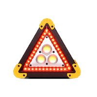 Lampe de travail LED triangulaire rechargeable SevenShine jaune et rouge, alimentée par énergie solaire, de qualité professionnelle pour l'entretien routier