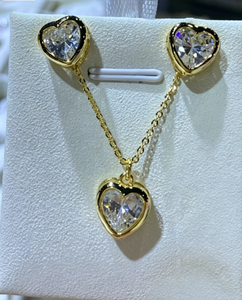 Parure de bijoux en laiton plaqué or 18 carats avec pendentif cœur serti de zircone cubique taillée en diamant et boucles d'oreilles clous pour femme, bijoux de mode en gros - Product Image 4