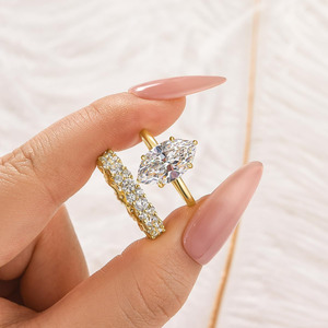 Anillo de Compromiso Solitario de Oro Sólido de 10K con Diamante Corte Marquesa, Piedras Laterales Cultivadas en Laboratorio, Certificado IGI, Anillo de Eternidad para Boda - Product Image 6