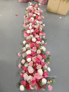 Camino de Mesa de Flores Artificiales de Seda en Degradado Rosa Intenso |   Creador de Ambiente Moderno de Alta Calidad para Escenas de Boda - Product Image 5