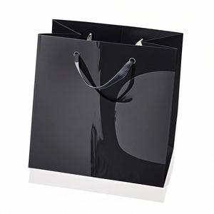 Bolsa de Papel de Embalaje al por Mayor de Gran Tamaño para Regalos y Compras de Lujo Personalizada con Logotipo Propio - Product Image 5