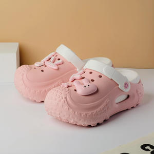 Sabots Crocs mignons pour femmes, beige, semelle épaisse, talon de 3 cm, sandales d'été décontractées antidérapantes avec breloque lapin - Product Image 4