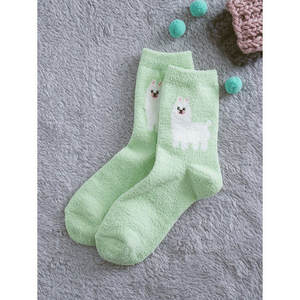 Kikiya Sachs Chaussettes de nuit pour femme Green Animal Friends - Product Image 1