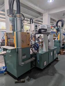 Volledig automatische toevoer- en spuitgietmachine met geïntegreerde verticale spuitgietconveyorfunctie en borstelhandvat - Product Image 3