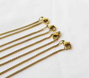 <span class=keywords><strong>Collana</strong></span> con Ciondolo Rotondo a Forma di Sole 19mm Placcato <span class=keywords><strong>Oro</strong></span> 14K con Smalto Catena in Acciaio Inox 40cm <span class=keywords><strong>Collana</strong></span> alla Moda - Product Image 4