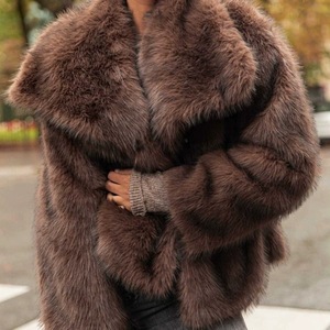 Parka da Donna in Ecopelliccia di Volpe Intrecciata di Media Lunghezza - Stile Hip Hop di Alta Gamma con Scollo a V per l'Inverno Europeo e Americano - Product Image 3