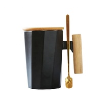 Coffret cadeau Ensemble de tasses à café en porcelaine Tasse en céramique Poignée en bois Couvercle en bois et cuillère en métal Capacité 400ml Ensemble de tasses en céramique
