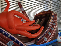 Nouvelle conception Toboggan gonflable géant d'intérieur et d'extérieur en forme de pieuvre ou de bateau pirate