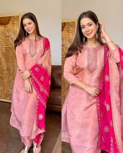 Ensemble haut et bas en soie Fendy avec dupatta, entièrement brodé et prêt à porter, pour femmes - Product Image 5