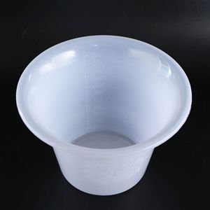 Escupidera de Plástico Engrosado con Graduaciones para Uso Hospitalario y Doméstico 2000ml - Product Image 3