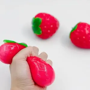 2024 UV Sunshine Sensitive Color Change Strawberry TPR Descompresión Squeeze Vent Toys