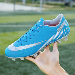 <span class=keywords><strong>Scarpe</strong></span> <span class=keywords><strong>da</strong></span> <span class=keywords><strong>calcio</strong></span> per bambini Cr7 <span class=keywords><strong>scarpe</strong></span> <span class=keywords><strong>da</strong></span> <span class=keywords><strong>calcio</strong></span> taglia 35-47 per uso interno con Logo personalizzato colore nero professionale