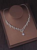 Parure de bijoux de mariée de luxe vintage plaqué argent avec cristaux, collier pendentif floral en zircon et boucles d'oreilles pendantes pour cadeau de fiançailles ou de fête