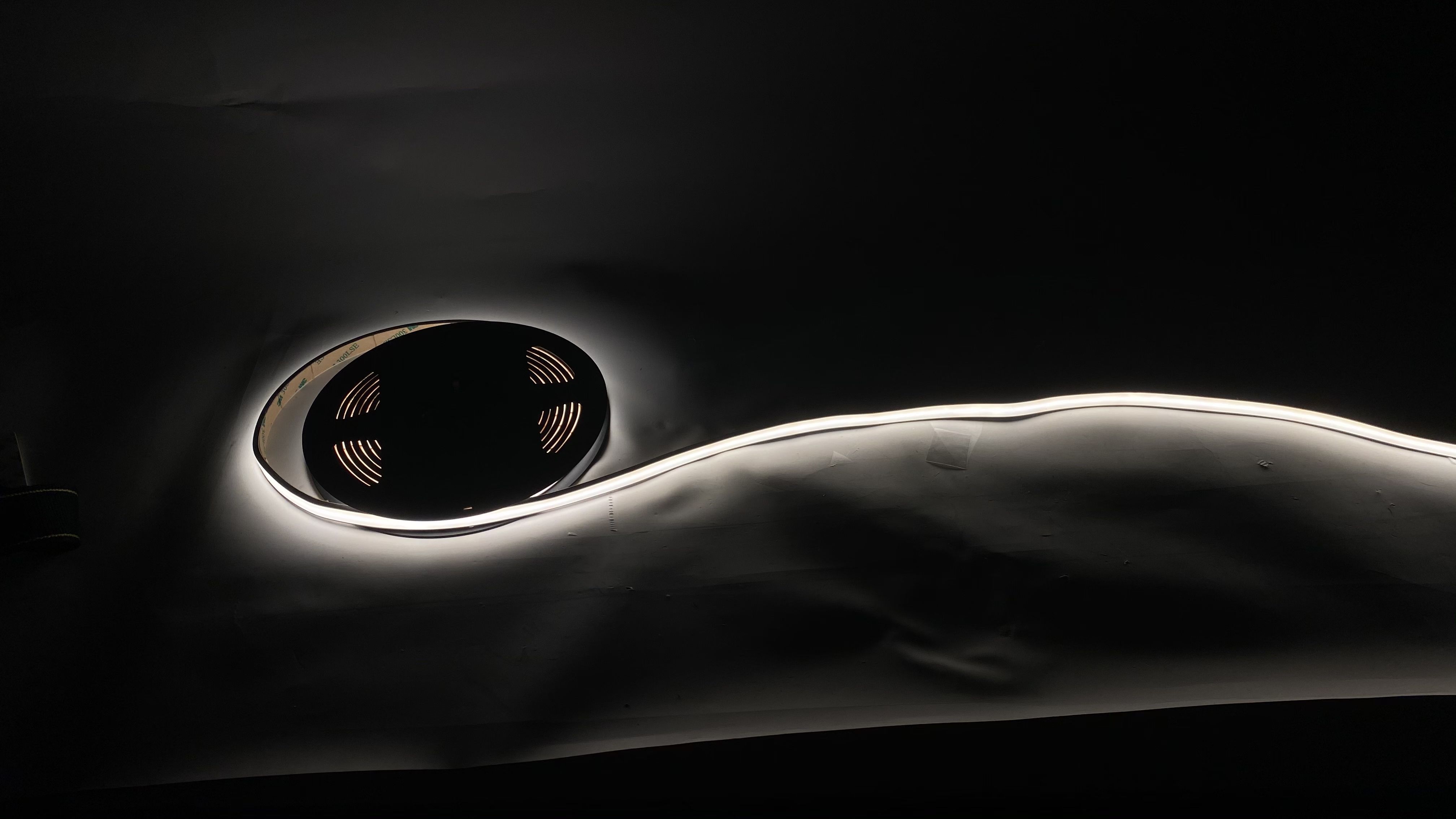 เย็นสีขาว