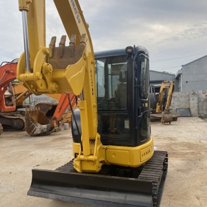 Excavatrice Komatsu PC35MR d'occasion, modèle 2024, poids opérationnel de 4 tonnes, capacité de la benne de 0,13 m³, moteur KOMATSU inclus pour rapport. - Product Image 3