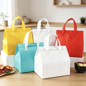 Sac isotherme pliable et portable en tissu non tissé PP, avec design imperméable et écologique, idéal pour les voyages et les pique-niques - Product Image 2
