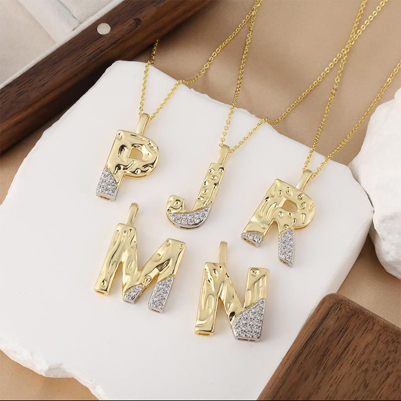 Fashionable Natural Stone Bead Pendant Keychain