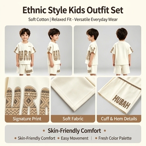 Completo Estivo Tre Pezzi su Misura per Ragazzi, Stile Gentiluomo, Tessuto in Misto Cotone, Laccetto Posteriore con Logo del Marchio - Product Image 4