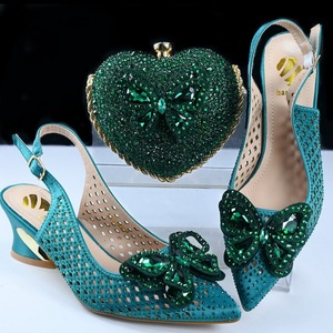 Set di Borsa a Forma di Cuore <span class=keywords><strong>con</strong></span> <span class=keywords><strong>Farfalla</strong></span> in Cristallo e <span class=keywords><strong>Scarpe</strong></span>, Sandali di Alta Qualità <span class=keywords><strong>con</strong></span> Tacco Basso, Set Popolare di <span class=keywords><strong>Scarpe</strong></span> e Borsa - Product Image 4