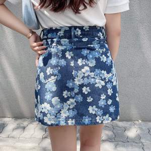 กระโปรงผ้ายีนส์ทรงเอไลน์สำหรับผู้หญิงขนาดใหญ่พิเศษกระโปรงผ้าฝ้ายสีน้ำเงินเข้มลายดอกไม้ N8079 - Product Image 3