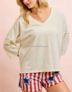 Camiseta Oversize de Manga Corta para Mujer, Cuello en V Ancho, con Parche Americano del 4 de Julio, Roja, Blanca y Azul, Estilo Patriótico, Casual y Urbana - Product Image 6