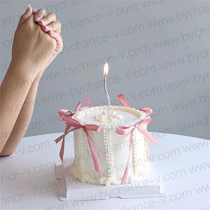 Gâteau d'anniversaire artificiel à la fraise, accessoire photo réutilisable pour la photographie de produits, modèle alimentaire factice pour vitrine de magasin - Product Image 2