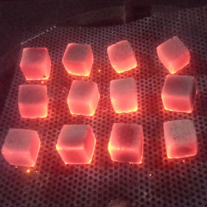 สัมผัสประสบการณ์การทำมอระกู่ที่ดีที่สุดด้วยถ่านก้อนชิชาซึ่งเป็นตัวเลือกอันดับต้นๆในประเทศอินโดนีเซียสำหรับขี้เถ้าต่ำ - Product Image 1