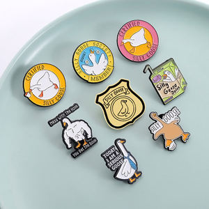 Silly Goose Society miembro esmalte Pin <span class=keywords><strong>hoy</strong></span> soy <span class=keywords><strong>un</strong></span> serio ganso Fitness pato Animal broche solapa insignia joyería regalo para amigos - Product Image 1