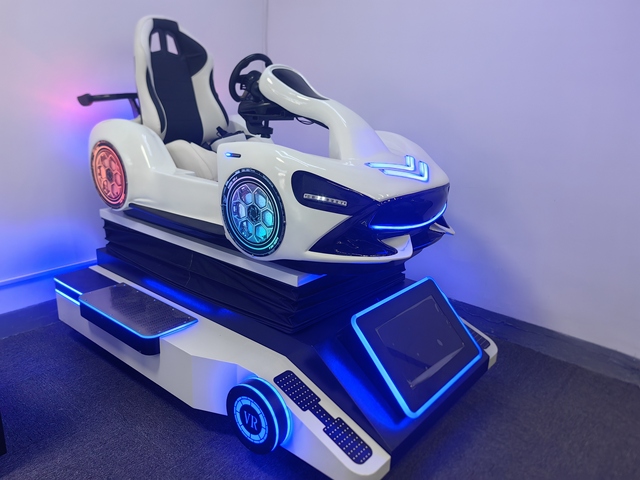 BLEE Hot Sell Racing Car Vr Racing Game Machine Thrill Packed Experience Modern Tech Inspired Design VR Simulator for Game Park