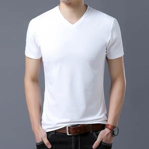 Nouveaux T-shirts d'été pour hommes style coréen, couleur unie, en coton, col en V, coupe ajustée, hauts formels, vente en gros pour jeunes et hommes d'âge moyen - Product Image 5