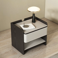 Table de chevet en cuir italien cousu, bois massif, design moderne, avec revêtement en feutre, sans poignée