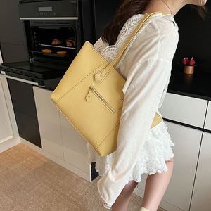 กระเป๋าโท้ทสีพื้นเรียบง่ายสำหรับผู้หญิง กระเป๋าถือหนัง PU กันน้ำ กระเป๋าโท้ทลำลอง - Product Image 3