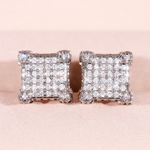 Orecchini a Perno Minimalisti per Donne, Design Unico e Compatto, Accessori per Orecchie da Indossare Ogni Giorno - Product Image 2