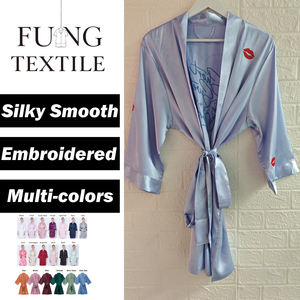 Robe en satin personnalisée avec monogramme FUNG 3019 pour femmes et couples |   Robe de mariée brodée |   Peignoir kimono de luxe grande taille - Product Image 1