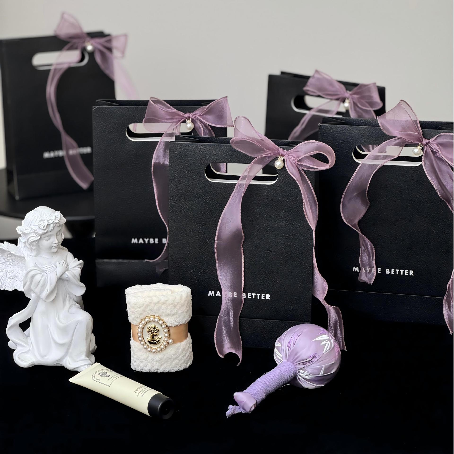 Martello per la salute dell'asciugamano barocco in crema a cinque mani