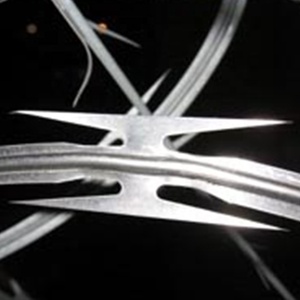 <span class=keywords><strong>Alambre</strong></span> de Púas Galvanizado por Inmersión en Caliente BTO22 CBT65 / <span class=keywords><strong>Alambre</strong></span> de Púas en Espiral para Seguridad Exterior - Product Image 4