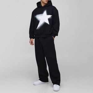 Sweat-shirt à capuche noir avec motif étoile, pantalon de survêtement ample et droit, style Y2K, personnalisation du motif, ensemble deux pièces pour homme - Product Image 1