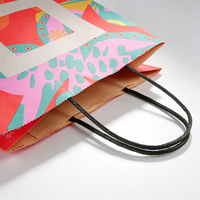 Sac en papier kraft recyclable à poignées torsadées avec impression de logo personnalisé, idéal pour l'emballage alimentaire des restaurants – Vente chaude