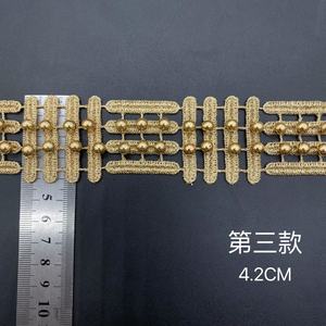 Aksesori pakaian buatan tangan terbuat dari manik-manik, menampilkan bordir renda emas dan dekorasi renda mawar. - Product Image 5