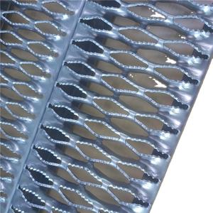 Láminas Antideslizantes para Pasarelas / Revestimiento Metálico Antideslizante para Escalones - Product Image 2