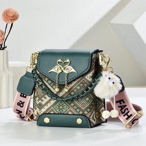 New Wholesale Luxury Leather Fashion Quilted PU Leather Shoulder <b>Bags</b> Cell Phone <b>Bags</b> Women's Purses and Handbags - Product Image 5