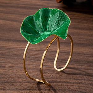 <span class=keywords><strong>Bracelet</strong></span> ouvert en forme de feuille de <span class=keywords><strong>lotus</strong></span> coloré et tendance Kaimei 2026, <span class=keywords><strong>bracelet</strong></span> en émail vert pour femmes, grand <span class=keywords><strong>bracelet</strong></span> manchette - Product Image 6