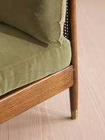 Canapé Chesterfield Rétro Style Ferme Moderne Minimaliste avec Revêtement en Velours, Rembourrage en Éponge, Pieds en Bois de Chêne Massif, Trois Places, Support de Lit, pour Salon